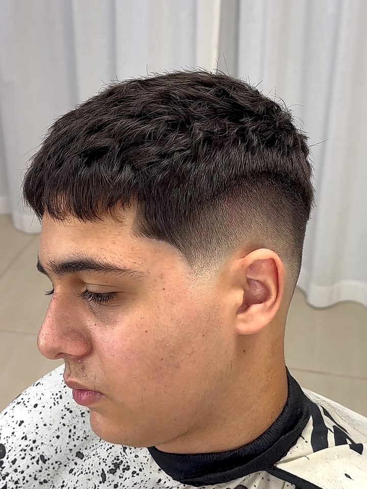 Textured crop με ίσια φράντζα και fade στα πλαϊνά